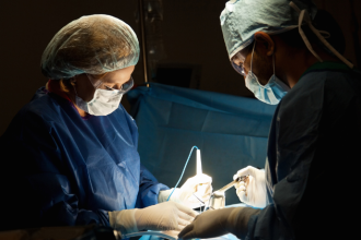 Dra. Thaline Neves Coutinho explica quando o diagnóstico em medicina fetal aponta para a necessidade do parto cesárea.