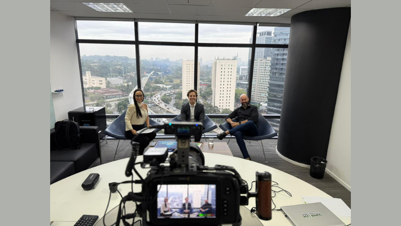 Descubra com Ian dos Anjos Cunha por que a inovação humana e a criatividade são os pilares essenciais do sucesso na era digital.