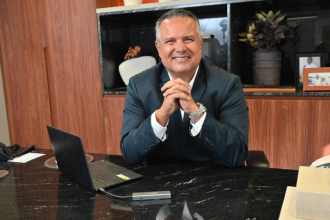 Entenda como o ciclo de vida das obras de infraestrutura influencia a eficiência dos investimentos públicos e privados, com a análise de Elmar Juan Passos Varjão Bomfim.